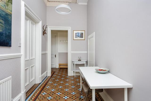 A Two Bedroom Apartment - Victorian Villa At 8 Priestfield Road Эдинбург Экстерьер фото